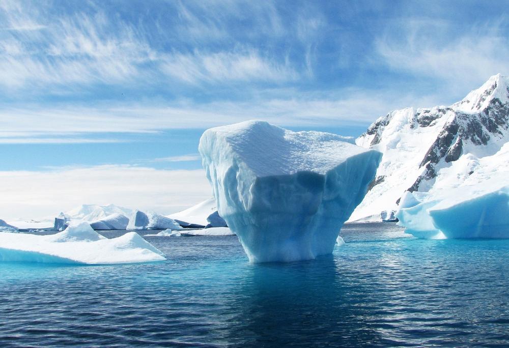 Ice berg, sea. Photo:pIxabay