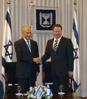 Minister Ilkka Kanerva met Israel´s president Shimon Peres during his visit to the Middle East.
