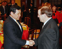 Minister of Commerce Chen Deming of China and Minister Paavo Väyrynen