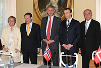 The Nordic Foreign Ministers in Helsinki: Ingibjörg Sólrún Gísladóttir from Iceland, Ilkka Kanerva from FInland, Carl Bidlt from Sweden, Jonas Gahr Störe from Norway and Ulrik Federspiel from Denmark.