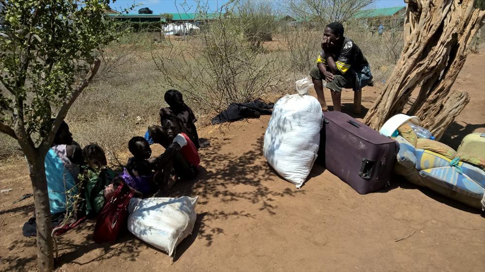 Etelä-Sudanista saapuneita pakolaisia Kenian ja Etela-Sudanin rajalla. Kuva: Claus Lindroos.