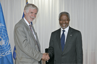 Foreign Minister Erkki Tuomioja met UN Secretary-General Kofi Annan in Brussels. Photo: EU Council