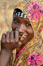 Nuori tyttö Nigerissä. Kuva: CARE Danmark