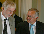 Ulkoministerit Utrikesminister Erkki Tuomioja och hans ukrainske kollega Boris Tarasjuk diskuterade höstens möteskalender.syksyn kokouskalenteria