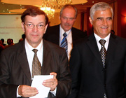 Värd för minister Väyrynens besök i Bulgarien var ekonomi- och energiminister Petar Dimitrov.