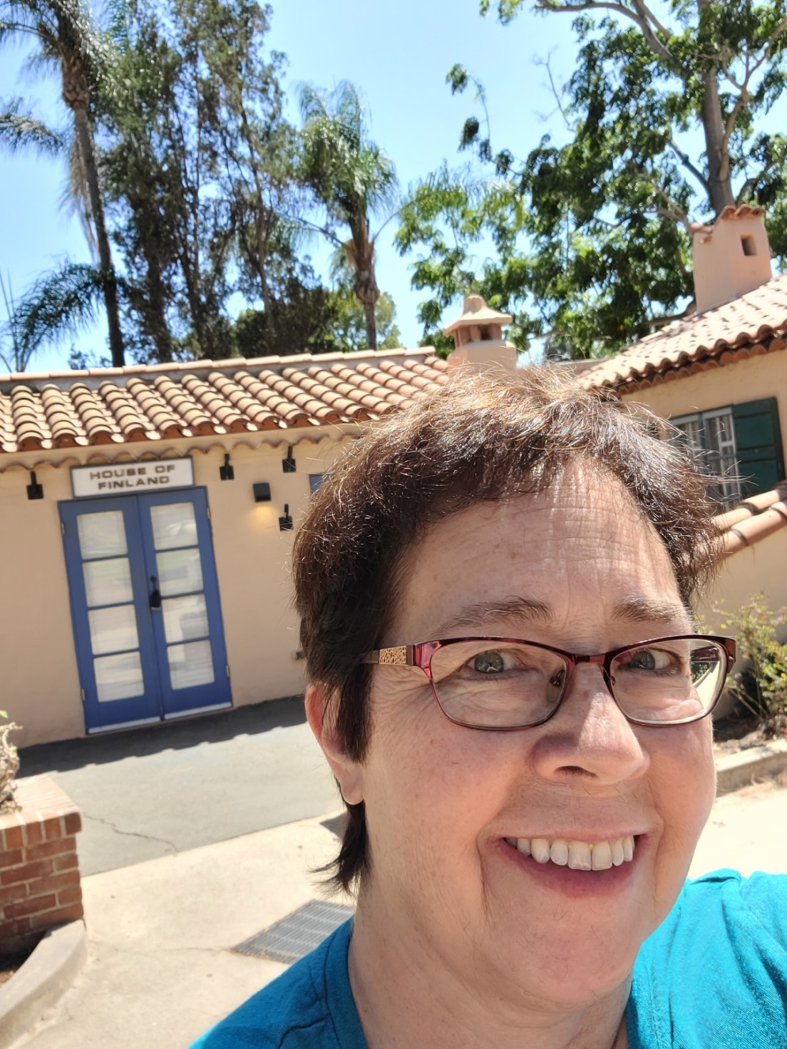 Honorary consul Dr. Kathrin S. Mautino in front of the House of Finland in San Diego.
