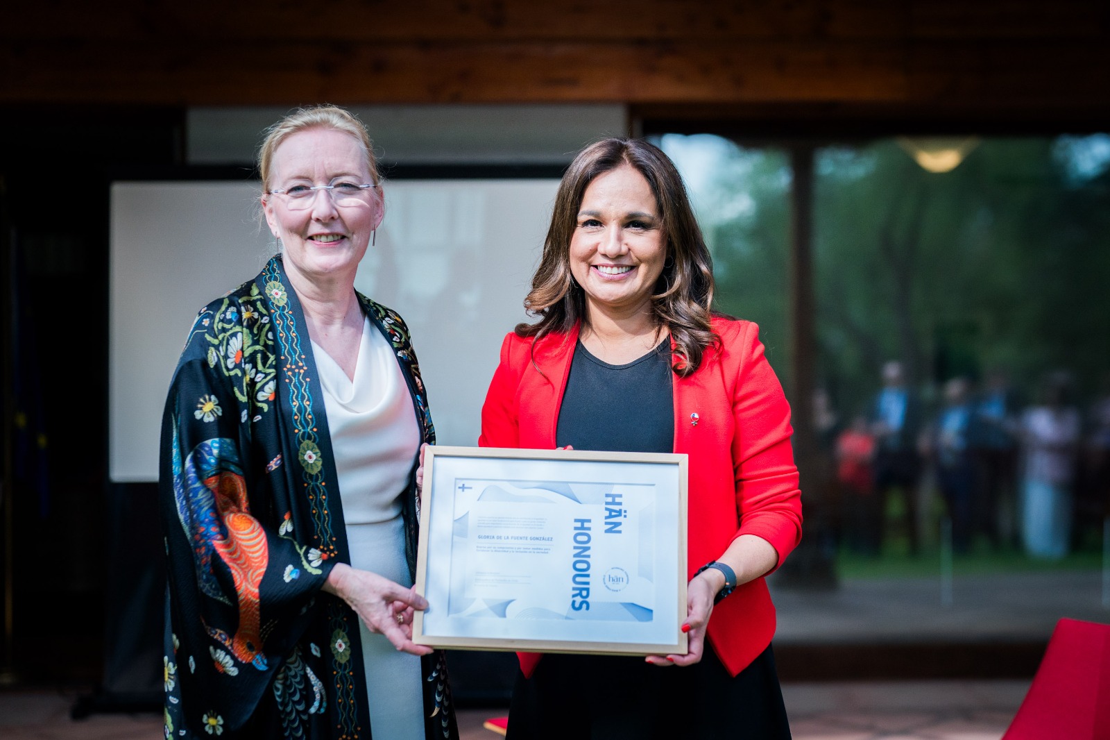 Embajadora de Finlandia Johanna Kotkajärvi y Subsecretaria Gloria de la Fuente