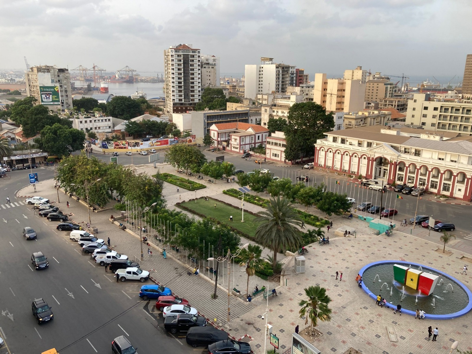 Kuva Dakarin Place de l'indépendance -aukiolta