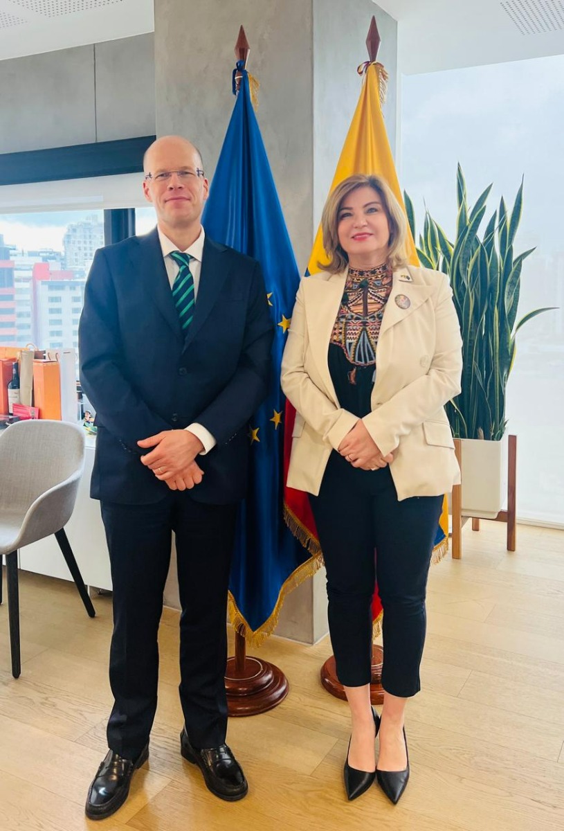 El Embajador, con la embajadora de la Unión Europea en Ecuador, Jekaterina Doródnova