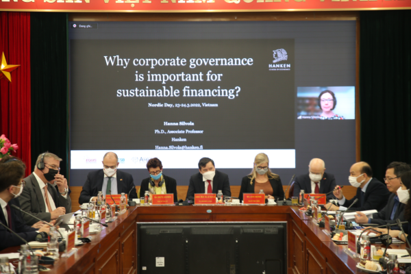 From the left: Ambassador of Denmark, Ambassador of Norway, Chairperson - Dr. Le Van Loi, Ambassador of Sweden and Ambassador of Finland to Vietnam listening to a presentation by Dr. Hanna Silvola from Finland. 