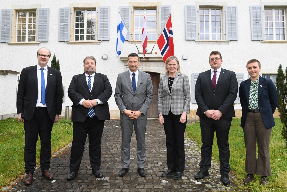 Die nordischen Botschafter mit Vertretern der Kantonsregierung © Stéphane Gerber