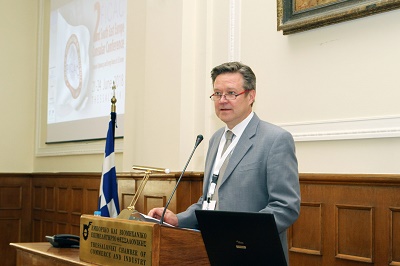 Marko Suomalainen puhuu FICAC-konferenssin (The World Federation of Consuls) avajaisissa 2018 