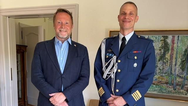 Suurlähettiläs Okko-Pekka Salmimies ja puolustusasiamies Marc Fuss