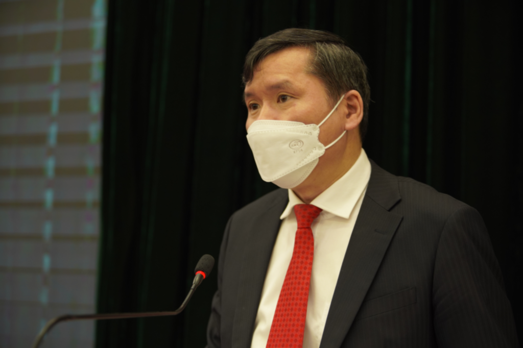Assc. Prof., Dr Le Van Loi, Vice President of Ho Chi Minh National Academy of Politics, delivers the opening speech.