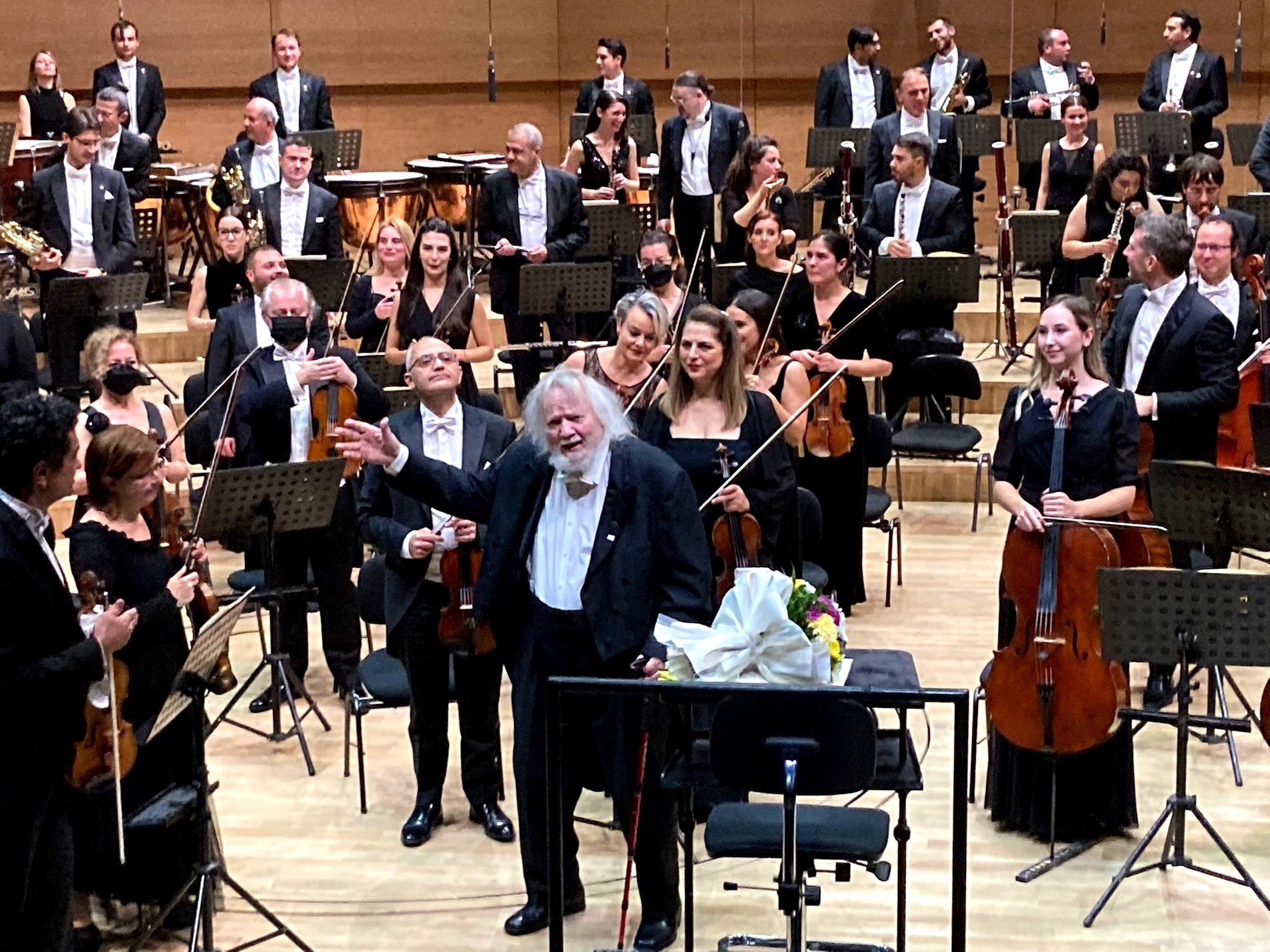 Leif Segerstam with the Presidential Symphony Orchestra