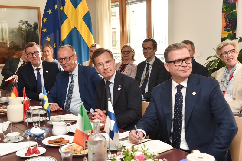 Foto: Möte med Nordic9-gruppen, som bereder ärenden till Europeiska rådet. Tysklands förbundskansler Friedrich Merz deltog för första gången i Europeiska rådet i juni. Foto: EU