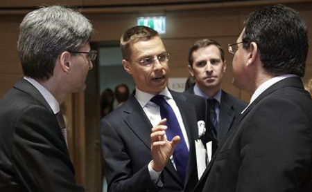 Minister for European Affairs and Foreign Trade Alexander Stubb with his Romanian colleague, Mr Leonard Orban and Mr Maroš Šefcovic, Vice President of the European Commission. Photo: The Council of the European Union.
