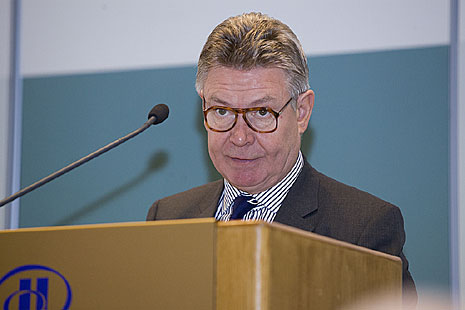 Rysslands medlemskap i WTO är en ypperlig möjlighet att förbättra relationen mellan EU och Ryssland, konstaterade kommissionär Karel de Gucht. Foto: UM