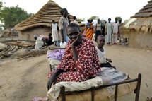 Sudanilainen sotaa paennut nainen
