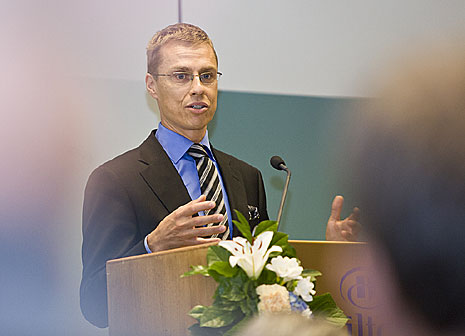 Rysslands WTO-medlemskap är ett steg i en lång process, påminde minister Stubb i sitt anförande. Foto: UM