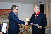 Ambassadör Hannu Himanen och generaldiretör Robert Aymar 