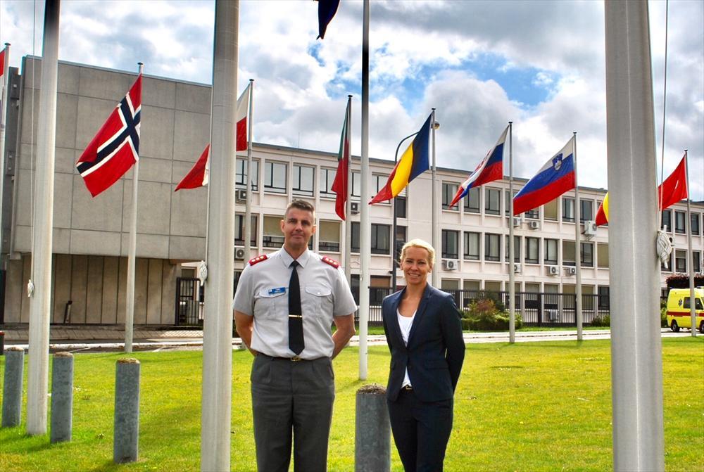 Apulaissotilasedustaja eversti Tommi Haapala ja puolustusasiainneuvos Tiina Tarvainen aloittivat työt Suomen Nato-edustustossa. 