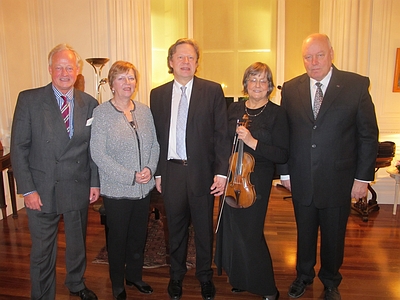 Edward Clark of the UK Sibelius Society, Liisa Huhtaniemi, Folke Gräsbeck, Satu Jalas and Ambassador Huhtaniemi