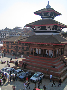 Kathmandun laaksossa on seitsemän Unescon maailmanperintökohdetta. Osa harmillisen rapistuneita. Kuvassa Kathmandu Durbar Square.