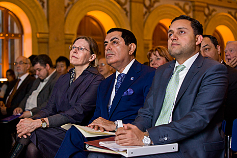 Kehitysministeri Heidi Hautala ja YK:n yleiskokouksen puheenjohtaja  Nassir Abdulaziz Al-Nasser. Kuva: Eero Kuosmanen