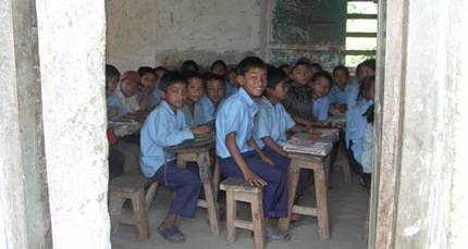 Koululaisia Dhankutassa, kuva: Iina Nurmela