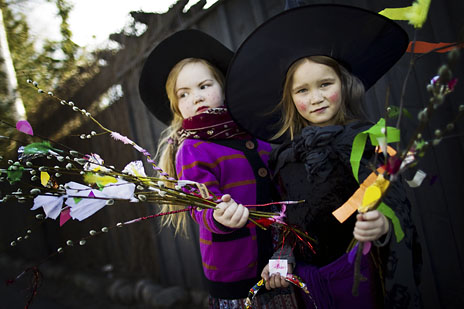 Pascua finlandesa, brujas, virvon varvon, pasha, mämmi, niños, iglesia, hoguera, Domingo de Ramos, Domingo de Pascua, Finlandia