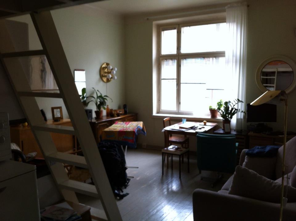 If you look closely you’ll see the towel in question, hanging to dry in the AirBnB I stayed in in Kallio.