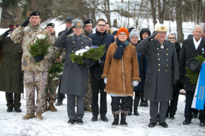 Piemiņas akmens atklāšanas ceremonijā