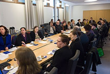 Rauhanvälityksen koordinaatioryhmän ensimmäiseen tapaaminen ulkoministeriössä 28.2.2012. Kuva ulkoministeriö.