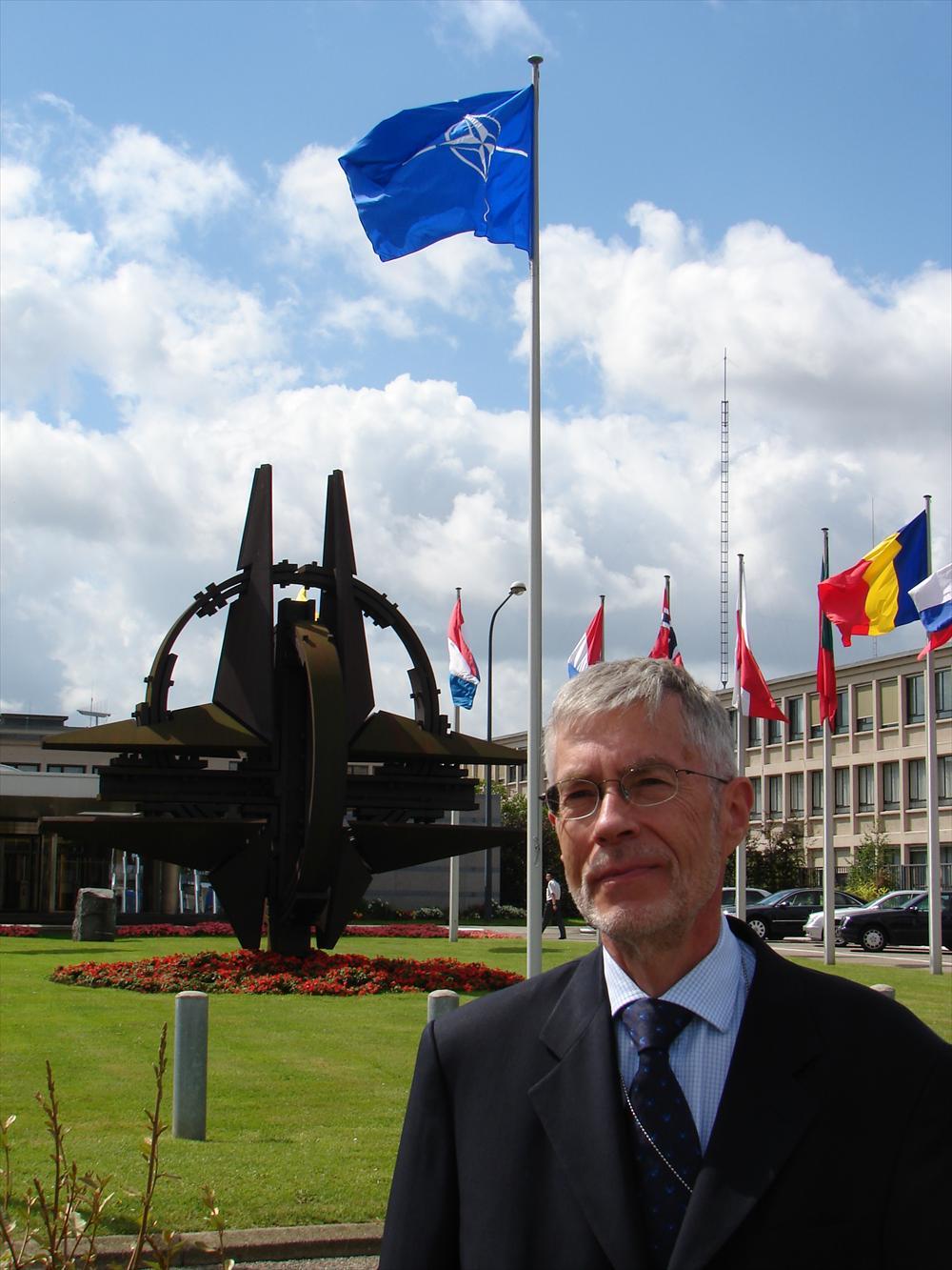 Suurlähettiläs Antti Sierlan aikana Naton kriisinhallintayhteistyö syveni entisestään.