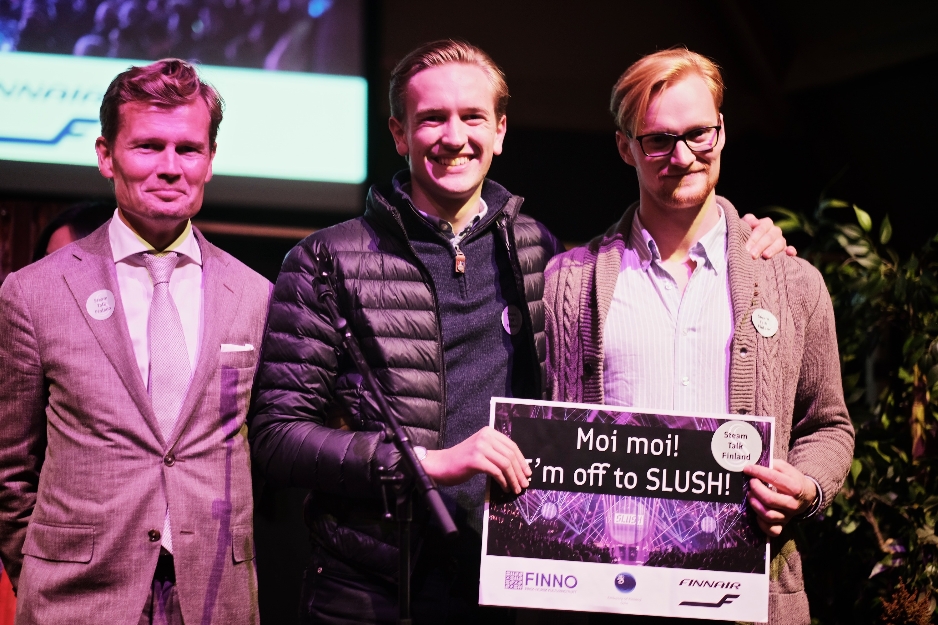 Ambassadør Mikael og vinnerne på Steam Talk Finland