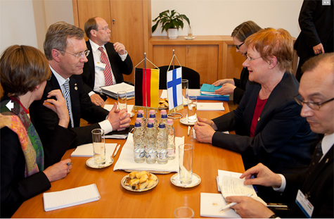 Viimeksi yhdeksän presidentin tapaaminen järjestettiin Budapestissa 8.-9.4.2011.  © Tasavallan presidentin kanslia