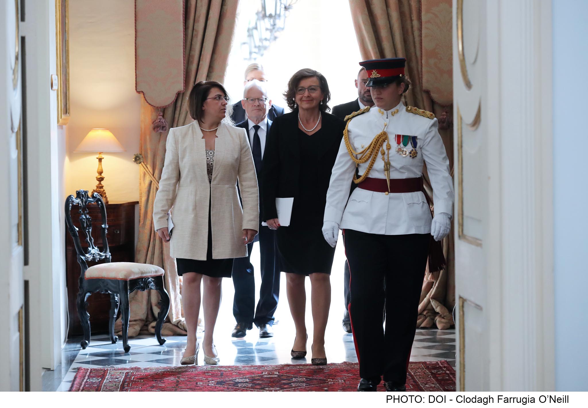 Suomen suurlähettiläs Pia Rantala-Engberg vierailee Maltalla.